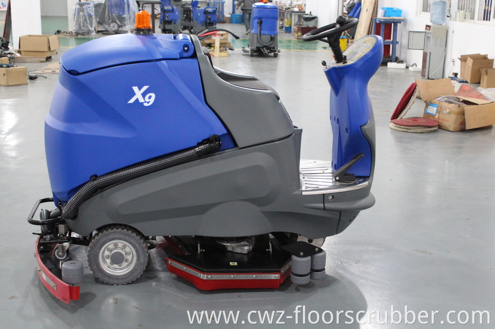 CE approved ride on floor scrubber drier for waiting hall